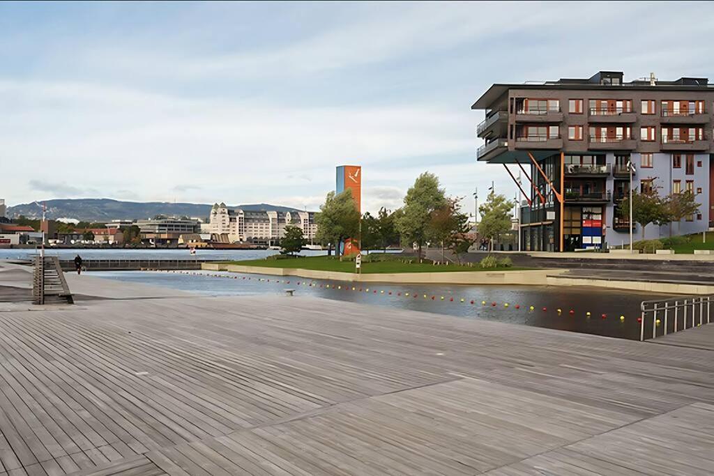 Oceanfront Apartment - Oslo Central - Private Patio Luaran gambar