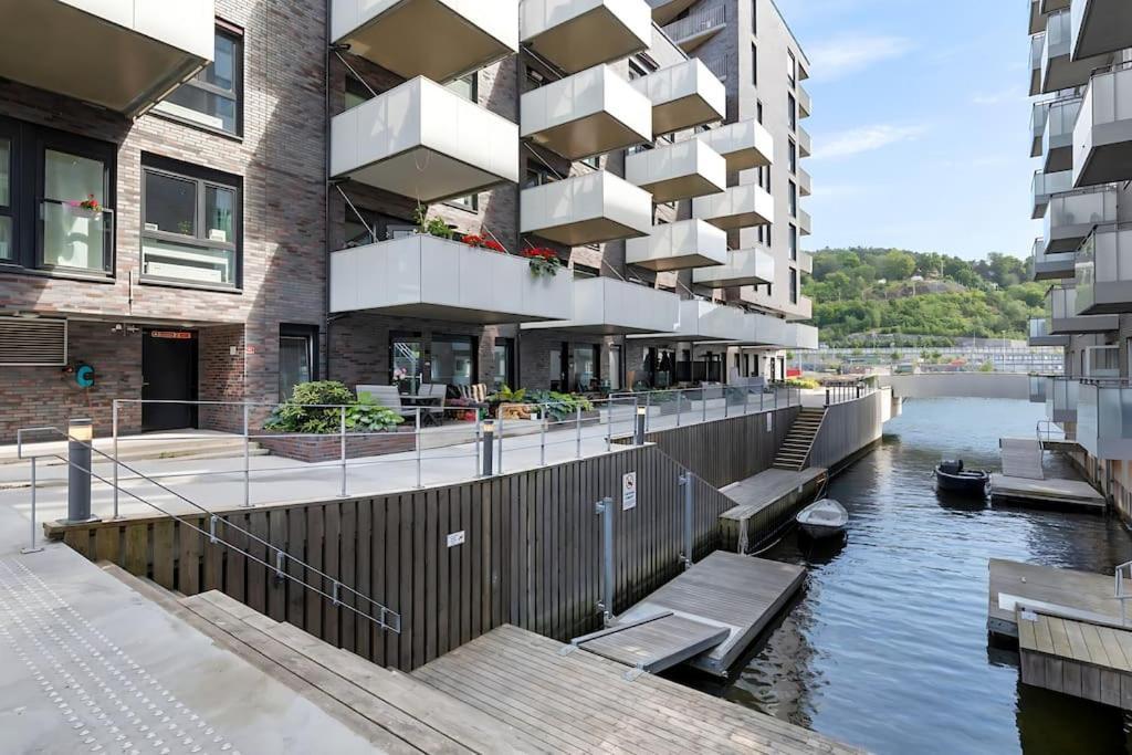 Oceanfront Apartment - Oslo Central - Private Patio Luaran gambar